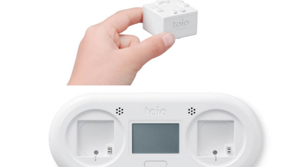 ソニーIEのロボットトイ「toio コア キューブ」と「キューブ専用充電器