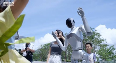 ヒューマノイドと人との交流で未来をリアルに体感 LimX Dynamicsが中国深センのテックフェスBAY to FUTUREに参加 画像