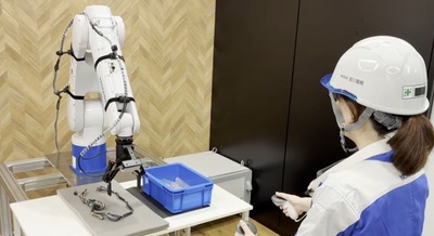 安川電機のAIロボット「MOTOMAN NEXT」がフィジカルAIと遠隔操作で柔らかい物体のピッキングを自動化 画像