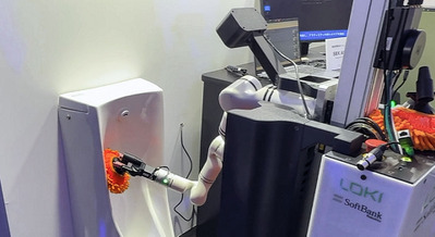 ソフトバンクロボティクス、Lokiのトイレ清掃ロボットを日本初披露　AI性能向上へ日本でデータ収集 画像