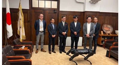 Highlandersが「京都フィジカルAI研究所」を開設 京都市長の松井氏を表敬訪問し四足歩行ロボット「HLQ Edge」を披露 画像