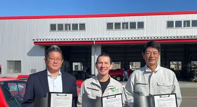 自律走行AIロボット「Adam」を青森で普及強化 輝翠・JA全農あおもり・外川農機が三者連携覚書締結 画像