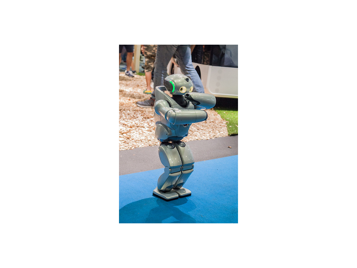 伝説のソニー製二足歩行ロボット「QRIO」、ロボカップ会場でダンスパフォーマンスを披露