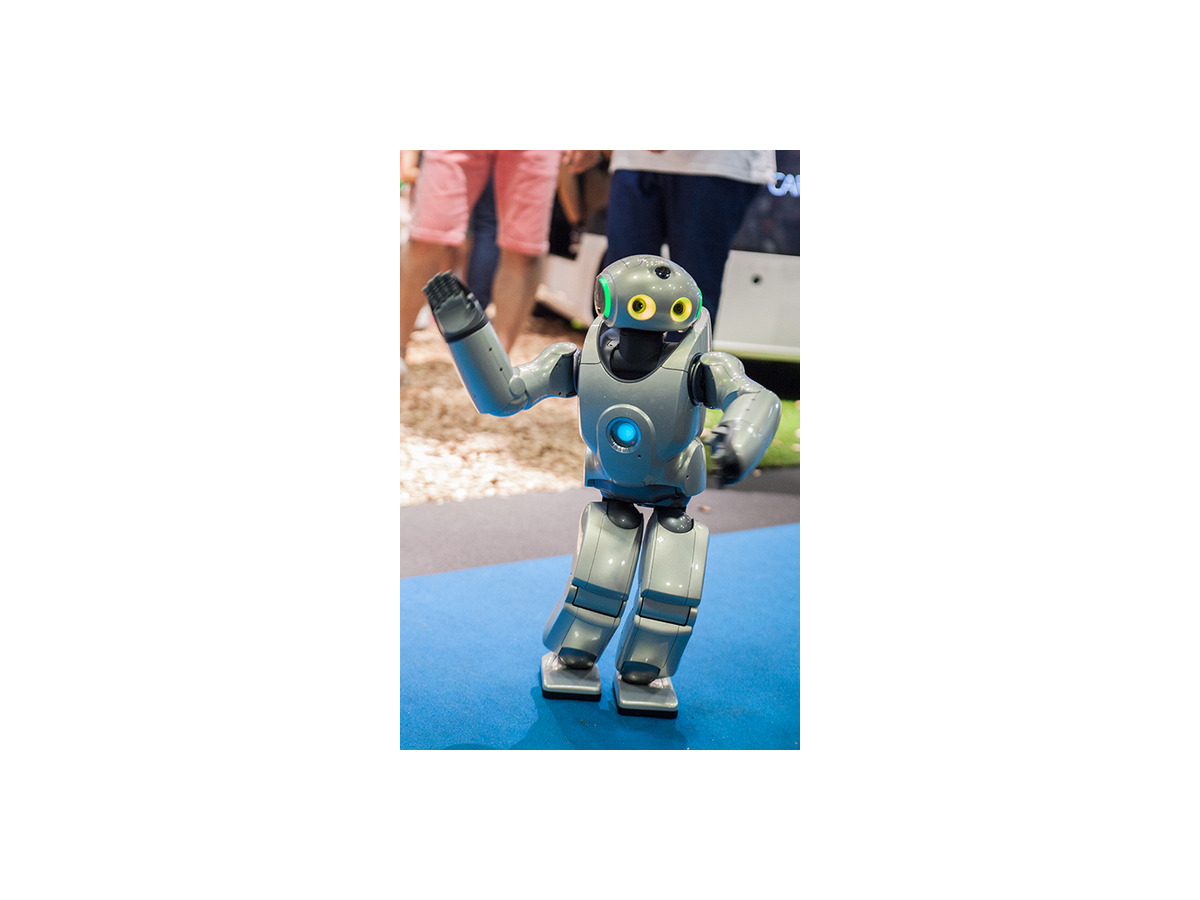 伝説のソニー製二足歩行ロボット「QRIO」、ロボカップ会場でダンスパフォーマンスを披露