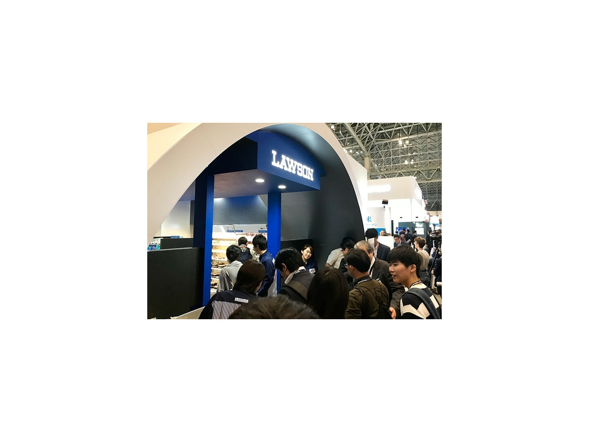 ローソンが見せる未来のコンビニ像　投影キャラクターによる接客と無人自動店舗