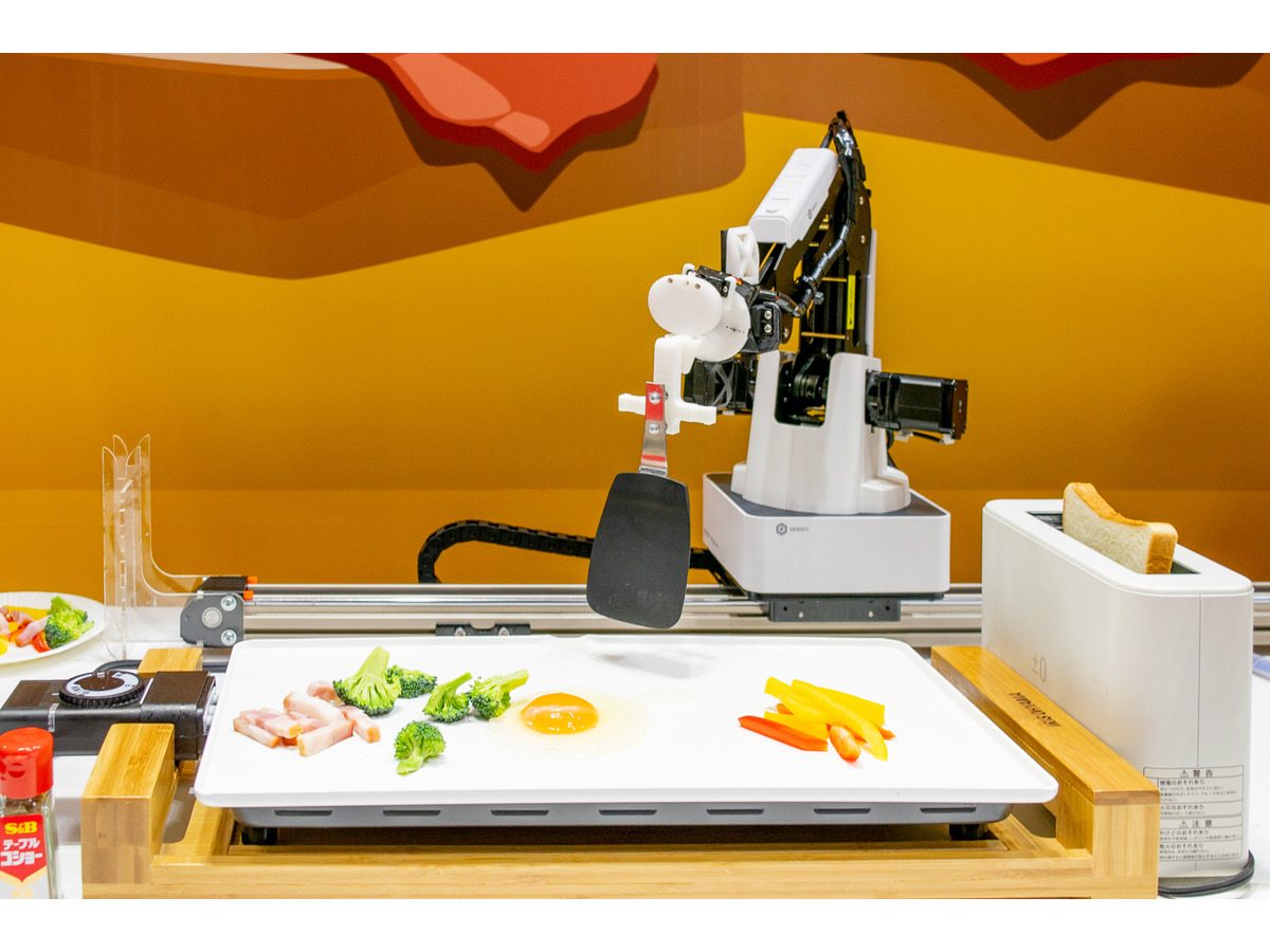 【動画あり】「朝食を作るロボット」などコネクテッドロボティクスが開発　HCJ2019で展示デモ