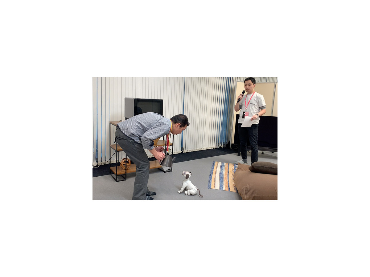 aiboがロボット掃除機やブラビア、セコムとAPI連携するとどんなことができる? ソニーが少し未来っぽい生活をデモ公開