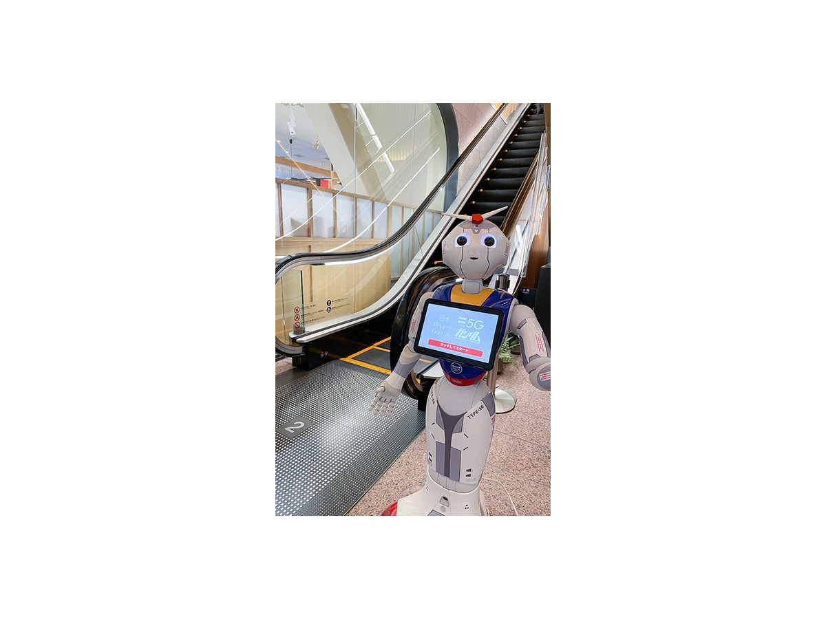 【横浜ガンダムとPepperがコラボ】ペッパーパーラーでガンダム風Pepperを体験！Pepperの「ガンダムあの名セリフ」はシュールすぎて…