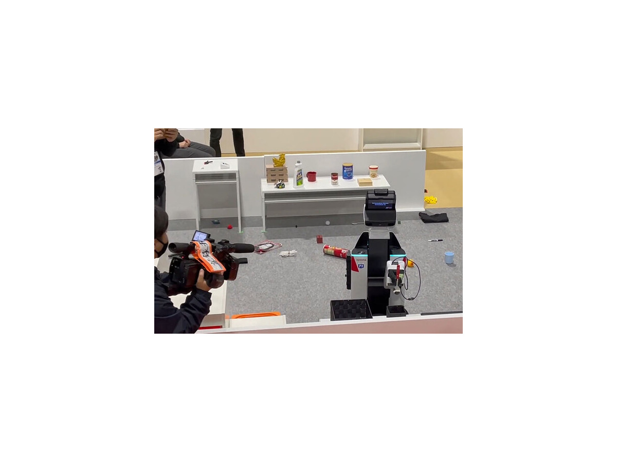 サッカー/生活支援/災害救助/産業革命4.0/ドローン 将来の社会実装に繋がる自律ロボットの競技大会「ロボカップ」 写真と動画で紹介