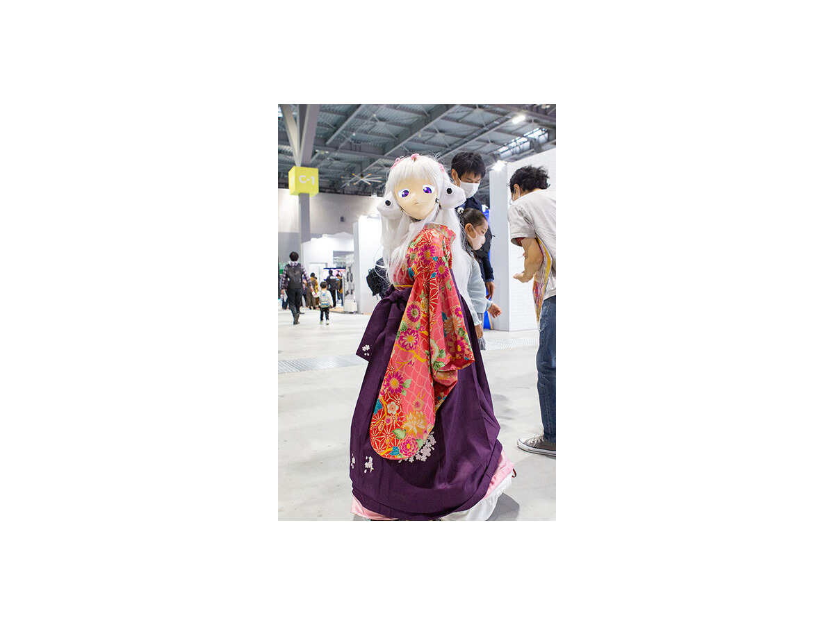 身長125cmのメイド少女ロボット3姉妹が登場！手をつないで歩こう「いつかメイドロボ喫茶を作りたい」MaSiRo Project