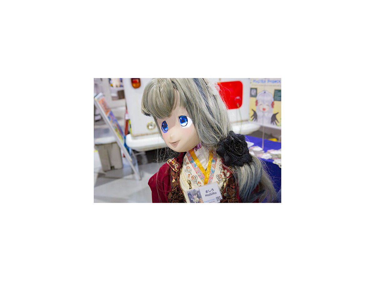 身長125cmのメイド少女ロボット3姉妹が登場！手をつないで歩こう「いつかメイドロボ喫茶を作りたい」MaSiRo Project