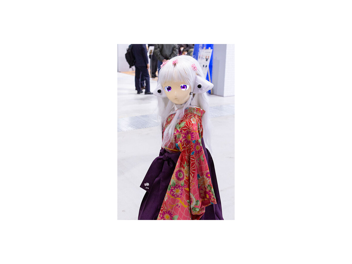 身長125cmのメイド少女ロボット3姉妹が登場！手をつないで歩こう「いつかメイドロボ喫茶を作りたい」MaSiRo Project