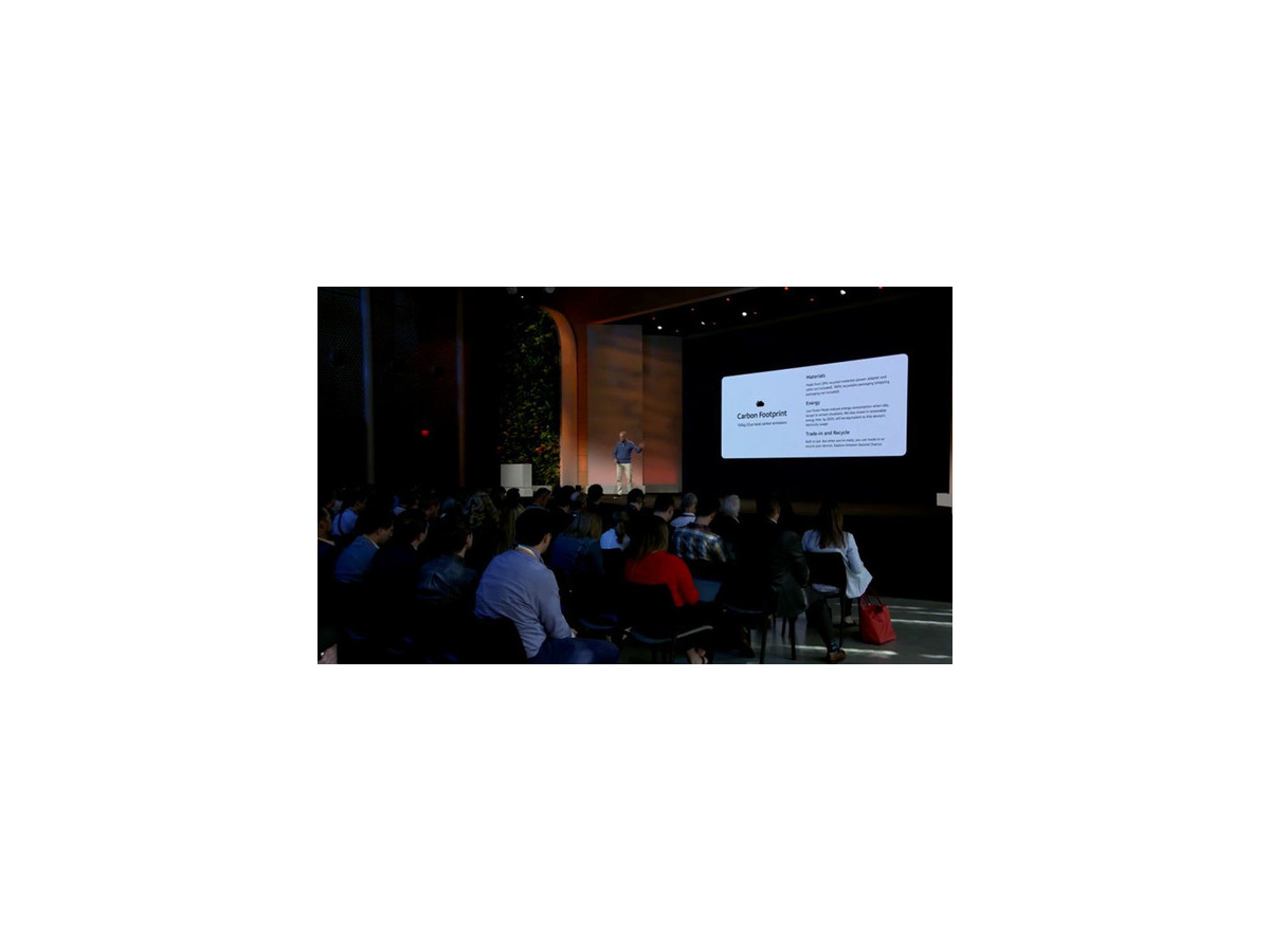 新型「Echo Show 8」(第3世代)発表、Alexaは生成AI/大規模言語モデル(LLM)に対応 「Amazon 秋の製品発表イベント」で