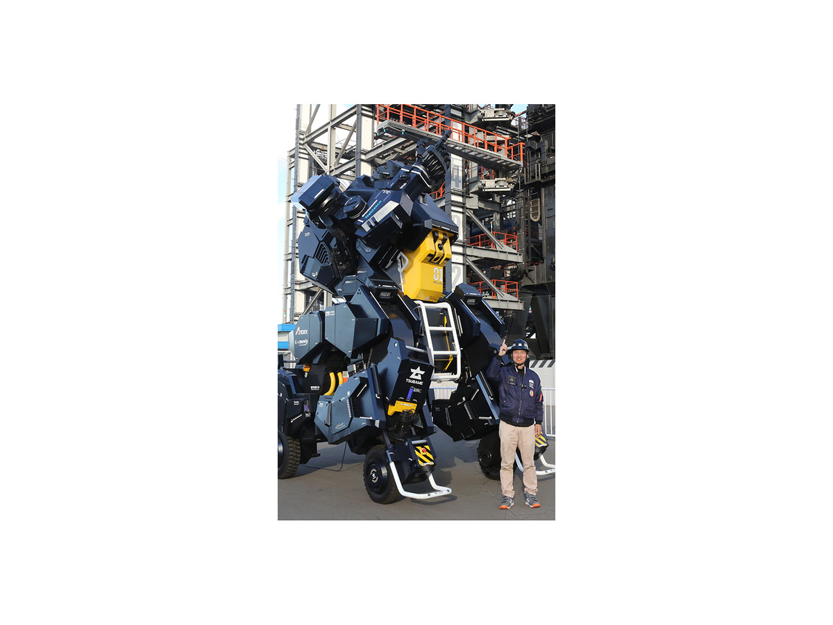 搭乗型ロボット「アーカックス」が走行デモを初披露、４足歩行ライド「SR-02」に「ねこずきん」搭乗！動くガンダムGFY横浜に大集結の日