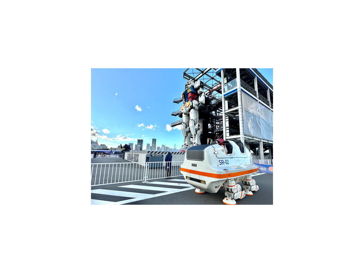 搭乗型ロボット「アーカックス」が走行デモを初披露、４足歩行ライド「SR-02」に「ねこずきん」搭乗！動くガンダムGFY横浜に大集結の日