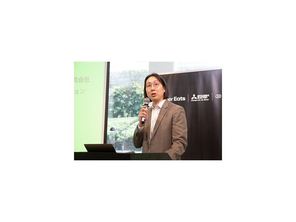 【速報】Uber Eatsが自動運転デリバリーロボットを導入！東京都内で料理の配達を6日から開始、実演走行を公開