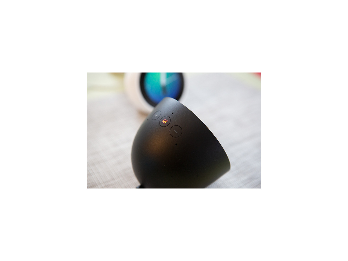Amazon『Echo Spot（2024年発売）』実機レビュー　新型スマートアラームクロックの音質や初期設定をチェック