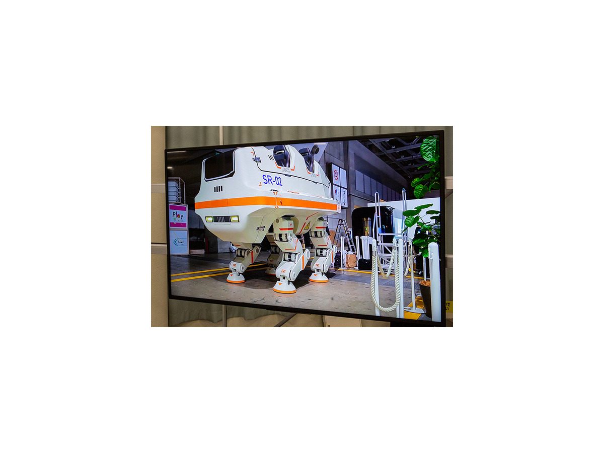 現代科学でビーム・サーベルは実現できる？ハロが乗った多脚型ロボットの操縦体験、横浜ガンダムの手でジャンケン「GUNDAM NEXT FUTURE SCIENCE展」内覧会レポート