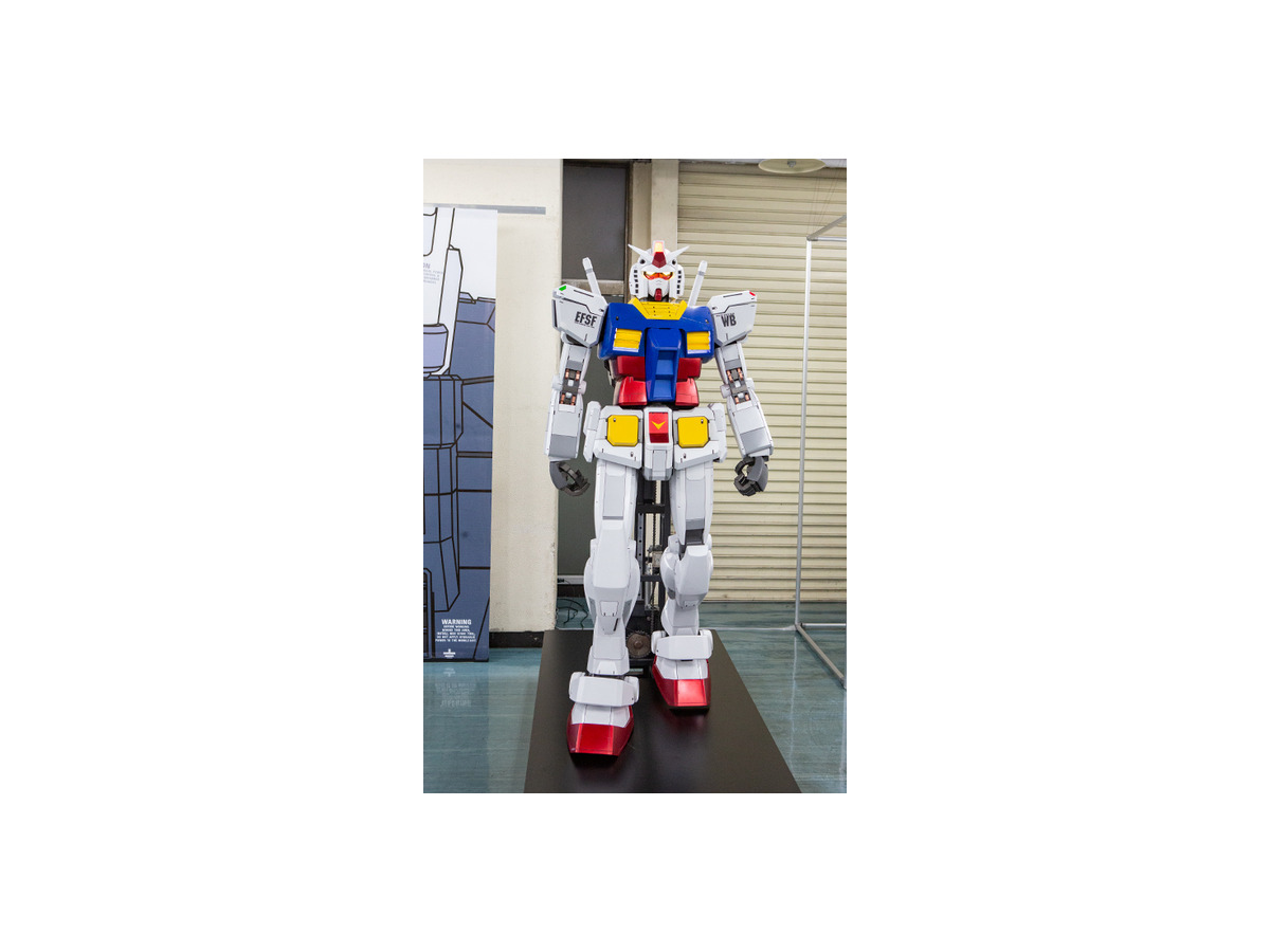 現代科学でビーム・サーベルは実現できる？ハロが乗った多脚型ロボットの操縦体験、横浜ガンダムの手でジャンケン「GUNDAM NEXT FUTURE SCIENCE展」内覧会レポート