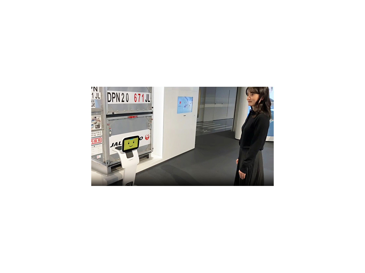 JALスカイミュージアムに自律走行するAI案内ロボット「temi」を導入　多言語で施設案内と展示説明の実証実験