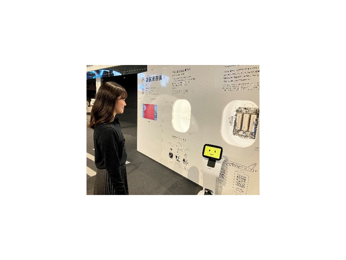 JALスカイミュージアムに自律走行するAI案内ロボット「temi」を導入　多言語で施設案内と展示説明の実証実験