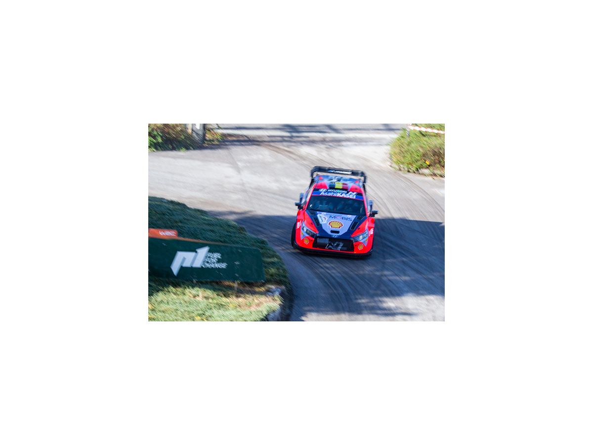 WRC「ラリージャパン2024」開幕！ホームのトヨタGRがヒョンデとの最終決戦へ！「シェイクダウン」や「現地の様子」写真レポート