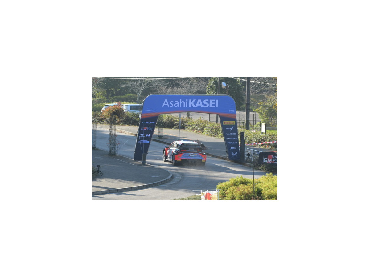 WRC「ラリージャパン2024」開幕！ホームのトヨタGRがヒョンデとの最終決戦へ！「シェイクダウン」や「現地の様子」写真レポート