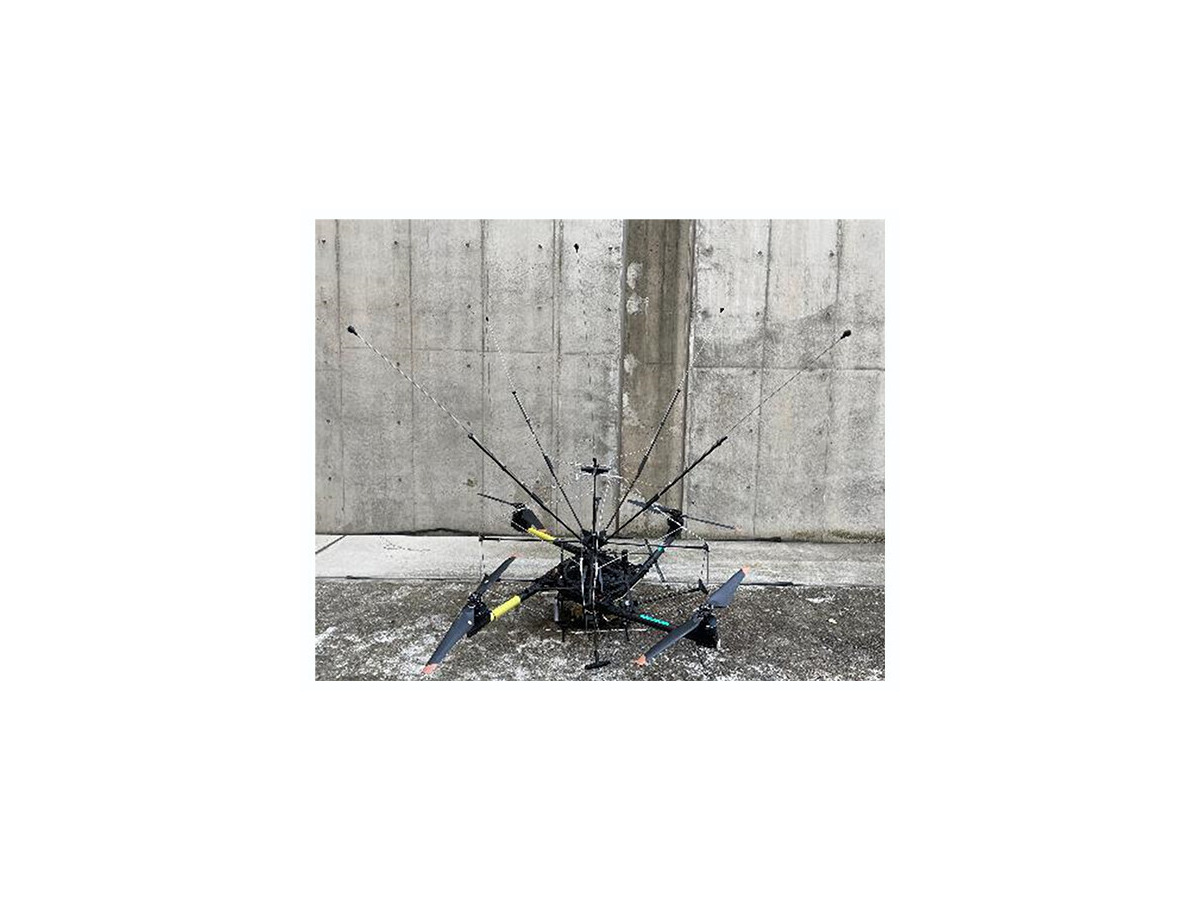 【世界初】NTT　ドローンで「空飛ぶ避雷針」を開発　電界変動を利用して雷をドローンへ誘発　雷被害ゼロの社会をめざす