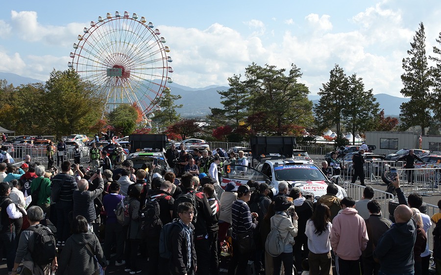 岐阜・恵那峡で整備後、午後の山岳SSへ　オジエとエバンスが僅差バトル、WRCラリージャパン