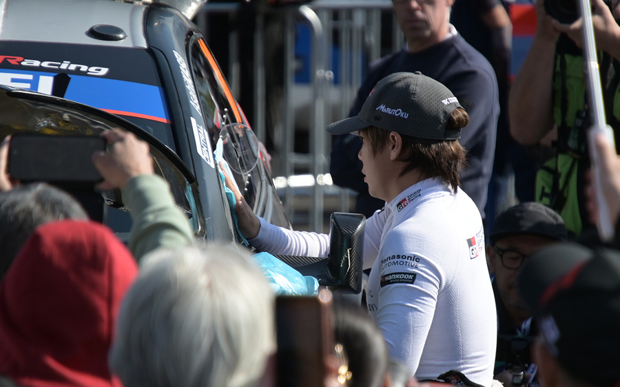 岐阜・恵那峡で整備後、午後の山岳SSへ　オジエとエバンスが僅差バトル、WRCラリージャパン