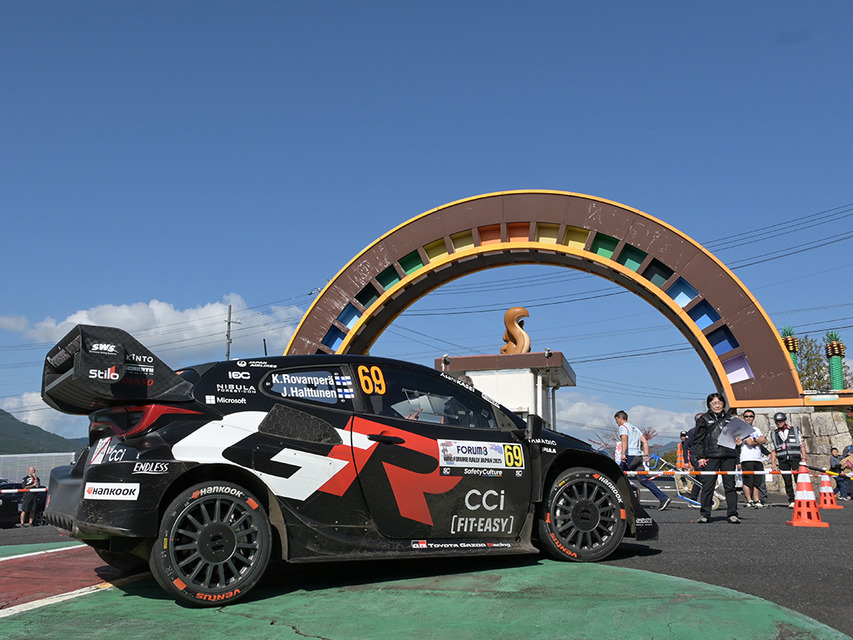 岐阜・恵那峡で整備後、午後の山岳SSへ　オジエとエバンスが僅差バトル、WRCラリージャパン