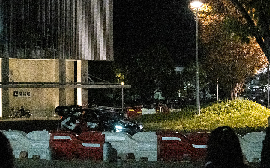 歓声と感動のナイトステージ！勝田貴元選手、満身創痍のマシンで駆け抜けた！トップタイムは・・　WRCラリージャパン