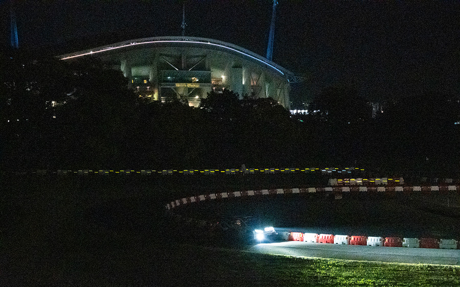 歓声と感動のナイトステージ！勝田貴元選手、満身創痍のマシンで駆け抜けた！トップタイムは・・　WRCラリージャパン