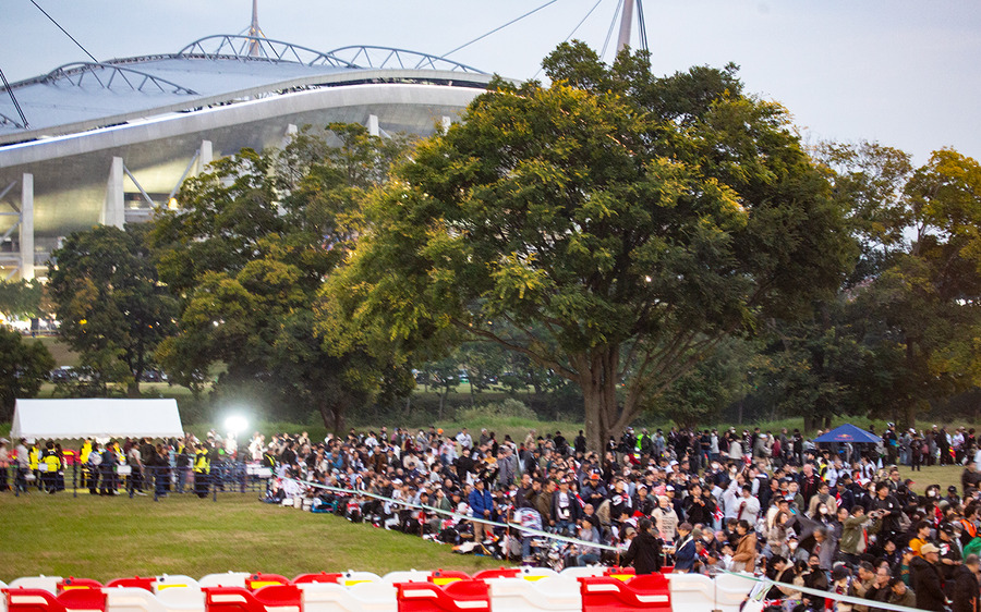 歓声と感動のナイトステージ！勝田貴元選手、満身創痍のマシンで駆け抜けた！トップタイムは・・　WRCラリージャパン