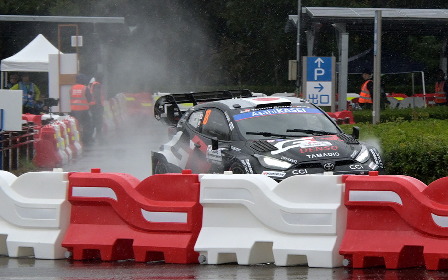 ラリージャパン最終日は雨の決戦、勝田選手が岡崎で2連続トップタイム、総合ではトヨタGRが表彰台を独占