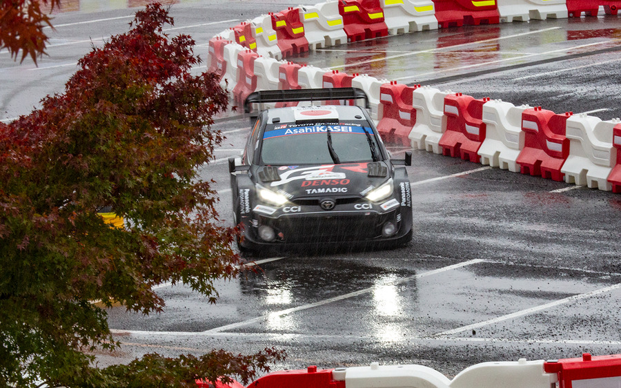 ラリージャパン最終日は雨の決戦、勝田選手が岡崎で2連続トップタイム、総合ではトヨタGRが表彰台を独占