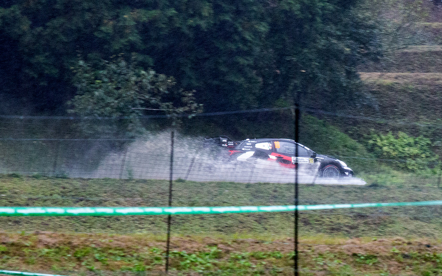 ラリージャパン最終日は雨の決戦、勝田選手が岡崎で2連続トップタイム、総合ではトヨタGRが表彰台を独占