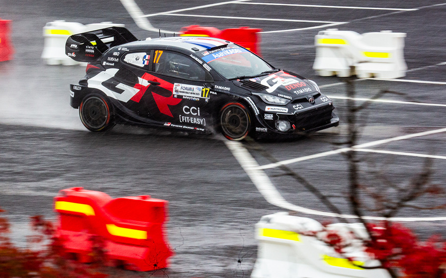 ラリージャパン最終日は雨の決戦、勝田選手が岡崎で2連続トップタイム、総合ではトヨタGRが表彰台を独占