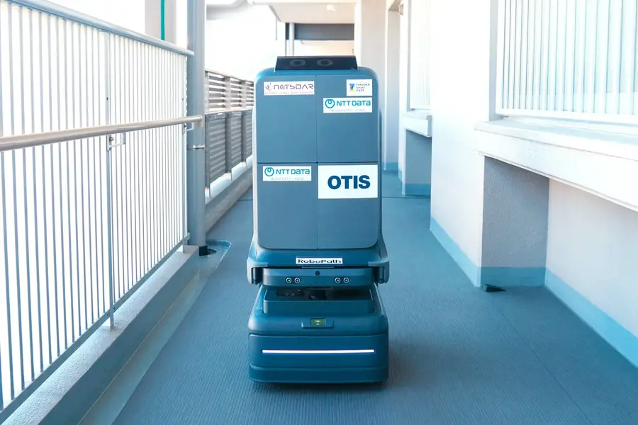 ロボットが自律的にエレベーターを呼び搬送作業 福岡市の集合住宅で日本オーチスが実証プロジェクト