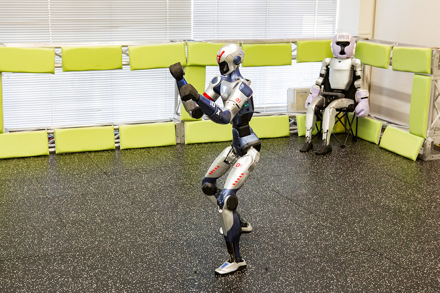 Unitreeのヒューマノイドが秋葉原に集結、間近で体感　開発最前線のセミナーも開催　TechShare「Unitree開発者カンファレンス」レポート