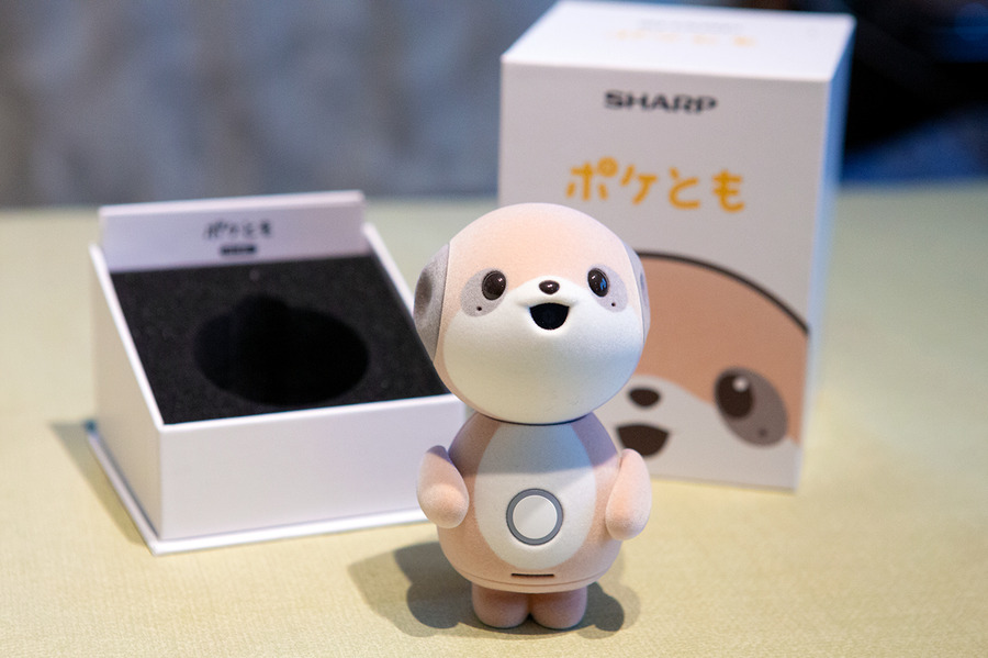 生成AIで会話が進化、シャープ「ポケとも」と実際に暮らしてわかった「共感する友達」感【レビュー】