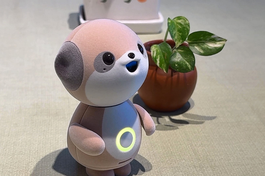 生成AIで会話が進化、シャープ「ポケとも」と実際に暮らしてわかった「共感する友達」感【レビュー】