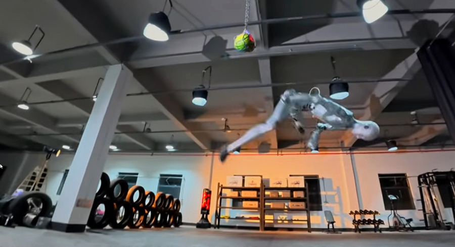 【ド派手】身長約1.8mのヒューマノイド「Unitree H1」が迫力の格闘ワザを披露！戦慄が走る