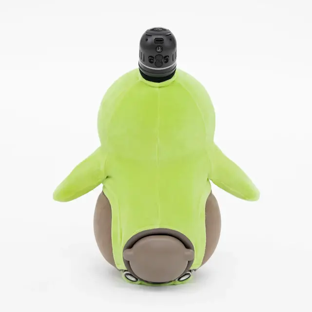 家族型ロボット「LOVOT」のベースウェアに彩り豊かな新色5色が仲間入り、全国16店舗で販売