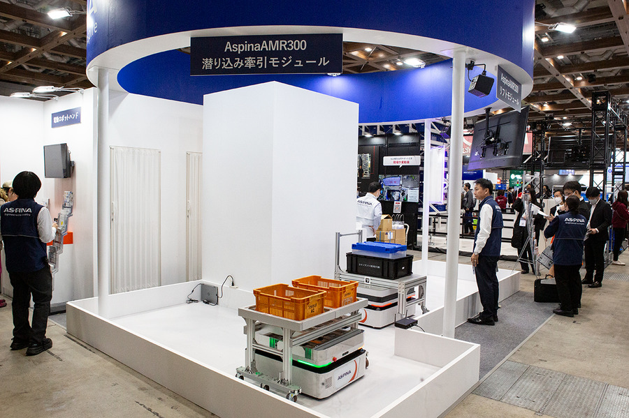 「ロボデックス」開幕！ 実用ロボットが中心、会場の一角で存在感を放つ「ヒューマノイドロボットショー」