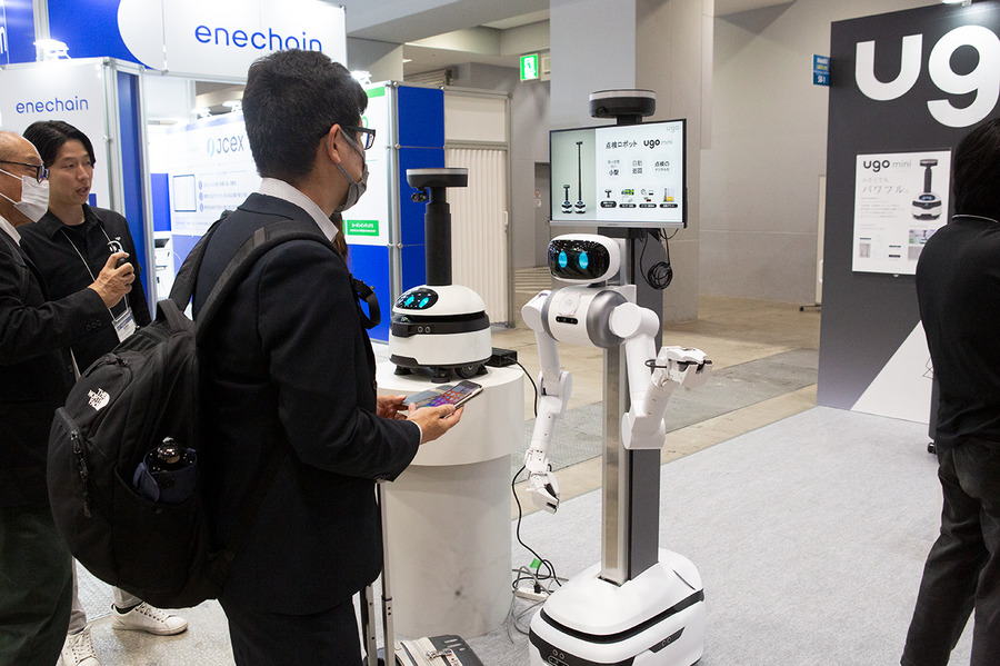 「ロボデックス」開幕！ 実用ロボットが中心、会場の一角で存在感を放つ「ヒューマノイドロボットショー」
