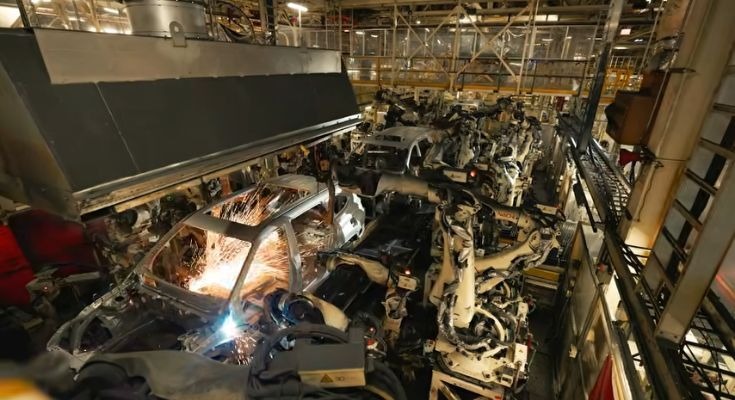 Toyota Research Institute、製造現場で人が指導できる協働ロボットの開発へ