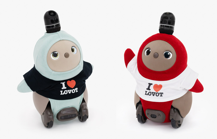 『LOVOT』バレンタイン特別コーディネートが登場　赤いハートが愛らしいキュートな装い