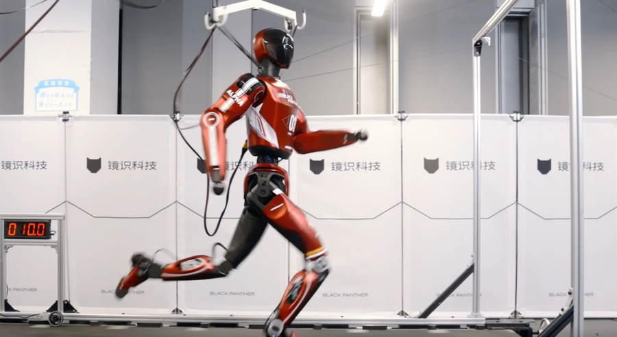 身長175㎝ヒューマノイド「Bolt」が秒速10mで走る、中国・浙江大学研究所で誕生