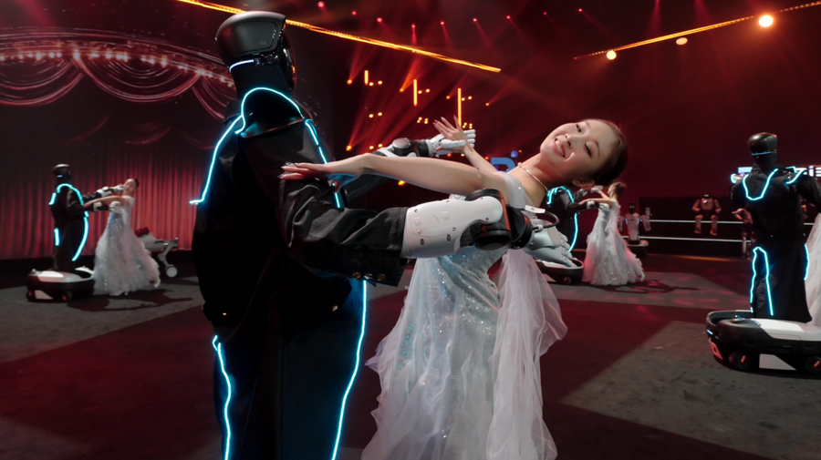 ヒューマノイドロボットが主役のライブイベント「AGIBOT NIGHT」上海で開催